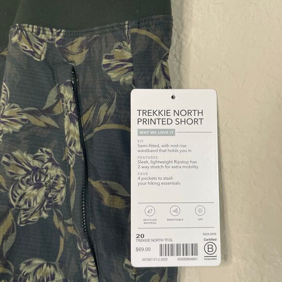 NEW Athleta Trekkie North Printed Shorts Green/Black Floral - Size 20 - Picture 8 of 11